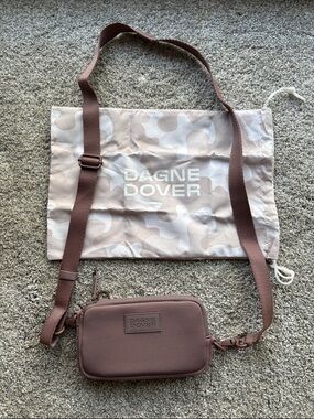 Dagne Dover sling bag